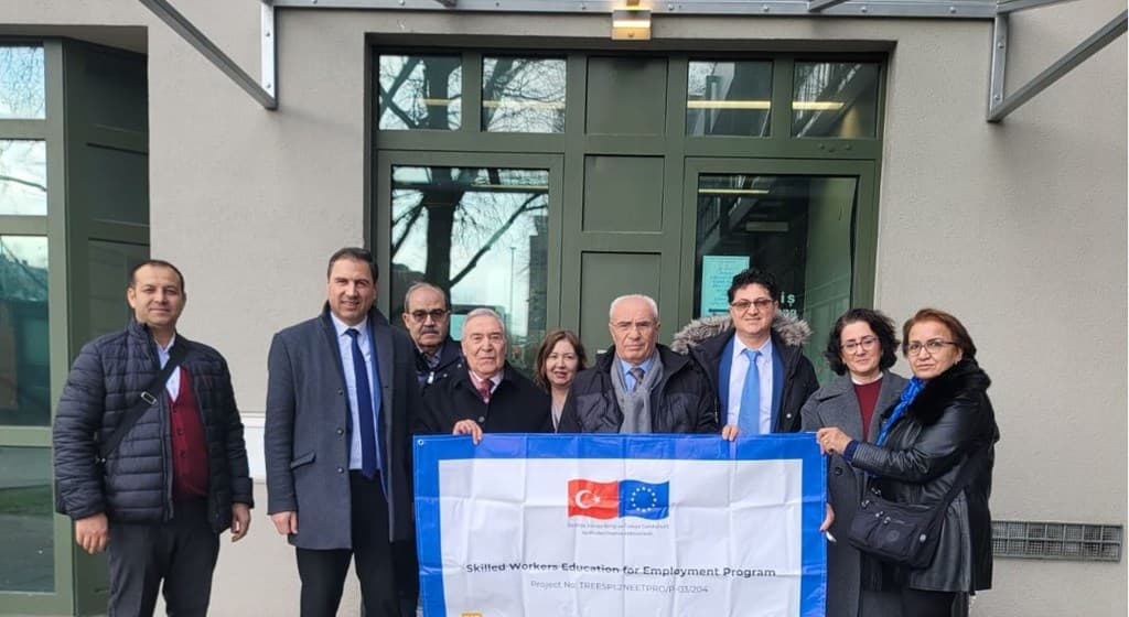 Yörük Türkmen Vakfı Hannover ziyareti sosyal güvenlik görüşmeleri